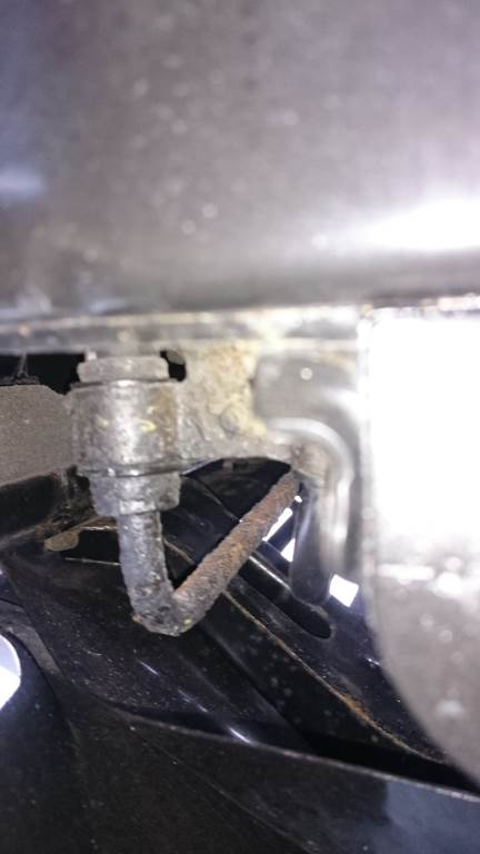 image toyota hilux ex mine vehicle rust power steering pipe 1