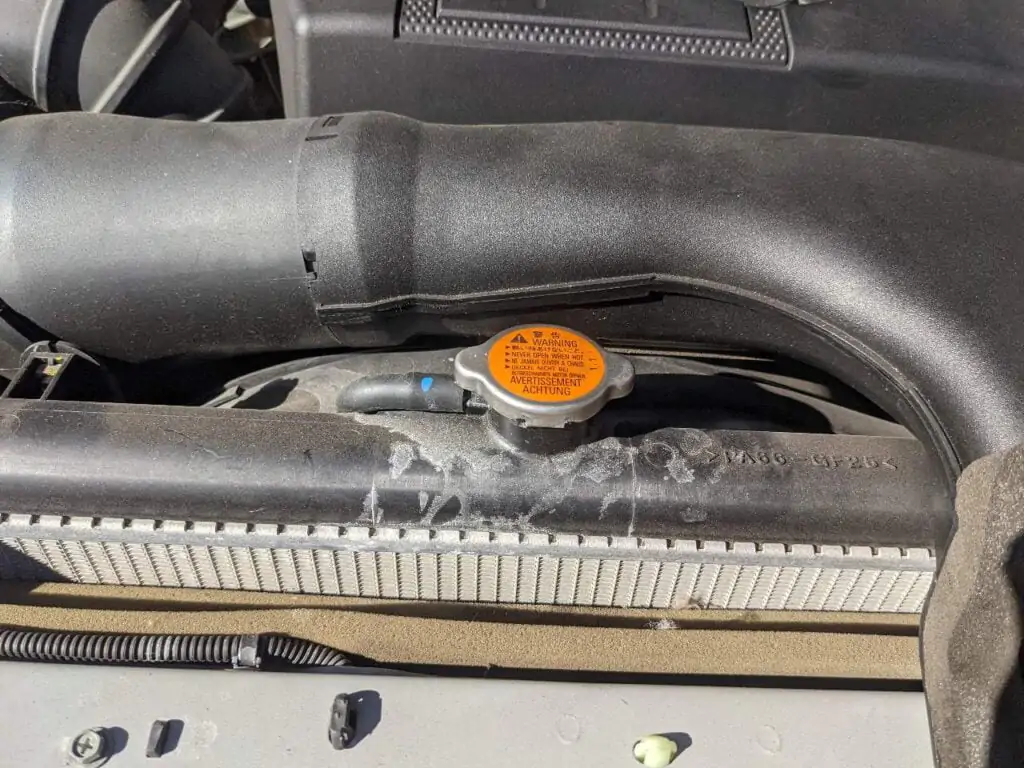 Mitsubishi Pajero cooling system radiator cap leak