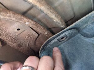 Mitsubishi Pajero fuel tank cover fastener missing